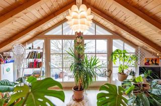 Wohnung kaufen in 87471 Durach, Aussichtsreiche 2-Zi.-Dachgeschosswohnung mit Loggia, Glasgiebel und Alpenpanorama
