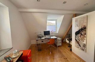 Wohnung mieten in 53227 Oberkassel, Modern möblierte 1-Zimmer CoLiving Dachgeschosswohnung in Bonn-Oberkassel