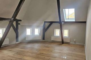 Wohnung mieten in Bruchstraße 28, 32756 Detmold, Helle 4-Zimmer Dachgeschosswohnung in Detmold