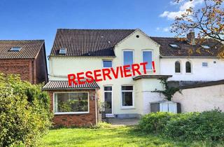 Haus kaufen in 25764 Wesselburen, Handwerker aufgepasst! Großzügiges Stadthaus nahe der Nordsee in Wesselburen mit großem Potenzial