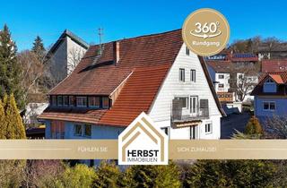 Haus kaufen in 78078 Niedereschach, Projektchance: Zweifamilienhaus mit Entwicklungspotenzial - ca. 350m² Fläche auf 1000m² Grundstück!