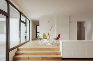 Haus kaufen in 14129 Nikolassee, Architektonisches Split-Level-Haus mit Terrasse, Garten und klarer Raumstruktur