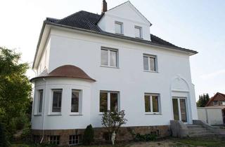 Villa kaufen in 32549 Bad Oeynhausen, Kernsanierte Stadtvilla nahe Sielpark - nur 3 Einheiten, teilbar, opt. angeschl. Baugrundstück