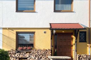 Haus kaufen in Hechtstraße, 82178 Puchheim, Von Privat! Familienfreundliches RMH in Puchheim-Ort, 4 Schlafzimmer, Solar, Kachelofen & Garage