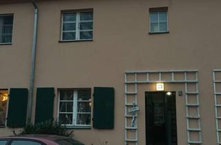 Haus mieten in Rapsstraße 39, 13629 Siemensstadt, Gepflegtes Reihenhaus mit 4 Zimmern in Berlin-Siemensstadt