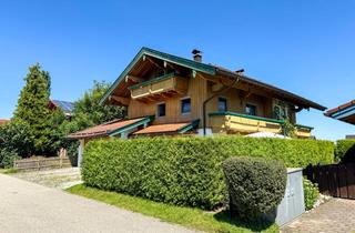 Wohnung kaufen in Willy-Reichert-Straße, 83224 Grassau, Traumhafte kernsanierte 2-Zimmer-Dachgeschosswohnung in Grassau mit 2 Balkonen & Stellplatz