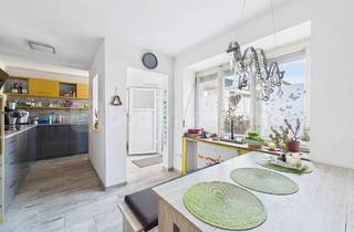 Doppelhaushälfte kaufen in Schmiedstraße 5A, 78259 Mühlhausen-Ehingen, Mühlhausen-Ehingen - Charmante Doppelhaushälfte mit Garten, Terrasse und viel Potenzial in zentraler Lage von Mühlhausen