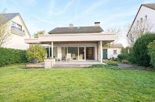 Einfamilienhaus kaufen in 40724 Hilden, Hilden - Freistehendes Einfamilienhaus, 8-Zimmer mit großem Grundstück in begehrter Lage von Hilden