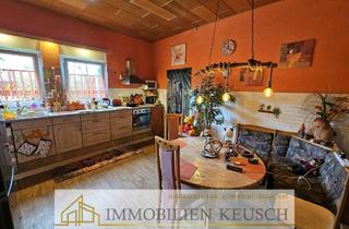 Haus kaufen in 27321 Thedinghausen, Thedinghausen - 2 Fam.-Haus in zentraler Lage, großes grünes Grundstück mit Garage + Stellplätze - 2 Eingänge