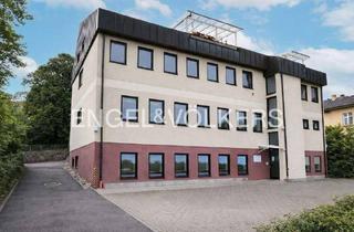 Haus kaufen in 72810 Gomaringen, Gomaringen - Investmentpotenzial . Attraktive Gewerbeimmobilie mit Praxis-Bürofläche und Wohneinheit im DG
