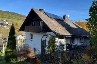 Haus kaufen in 57392 Schmallenberg, Schmallenberg - Westfeld! 3-Familienhaus mit wundervollem Weitblick!