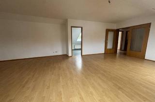 Wohnung kaufen in 75015 Bretten, Bretten - Kupferhälde - Neu Renovierte 3-Zimmer-Dachgeschosswohnung - Ihr neues Zuhause in ruhiger Lage von Bretten - Zentrum