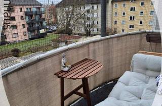 Wohnung kaufen in 65203 Wiesbaden, Wiesbaden - Gepflegte Altbauwohnung in Biebrich! Balkon und TGL-Bad! Für den Single oder das Pärchen!
