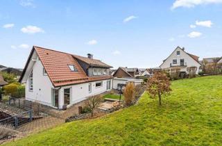 Einfamilienhaus kaufen in 57439 Attendorn, Attendorn - #KOMINOS IMMOBILIEN# Freistehendes Einfamilienhaus - komplett saniert & sofort bezugsbereit