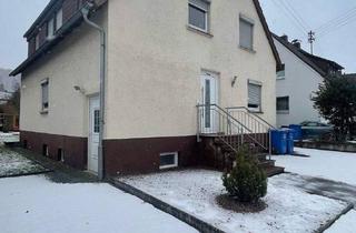 Haus kaufen in 73466 Lauchheim, Lauchheim - Kompaktes Zweifamilienhaus in familienfreundlicher Lage von Lauchheim inkl. Garage und Garten