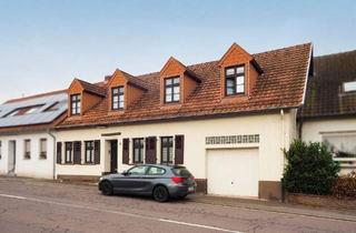 Bauernhaus kaufen in 66399 Mandelbachtal, Mandelbachtal - Ehemaliges Bauernhaus von 1894 mit zwei Wohneinheiten!