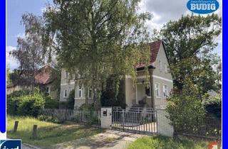 Einfamilienhaus kaufen in 15366 Neuenhagen, Neuenhagen - Mehrgenerationenhaus mit Wohnungen, Gewerbe, Werkstatt und Garagen in zentraler Lage