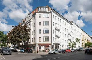 Wohnung kaufen in Erasmusstraße 1, 10553 Berlin, Berlin - Vermietete Erdgeschosswohnung mit Terrasse in schönem Altbau