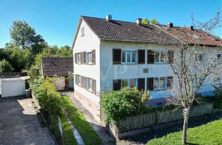Doppelhaushälfte kaufen in 75056 Sulzfeld, Sulzfeld - Sanierungsbedürftiges Zweifamilienhaus mit großem Grundstück in Sulzfeld