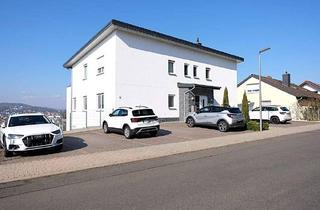 Wohnung kaufen in 36251 Bad Hersfeld, Bad Hersfeld - Neuwertige Erdgeschosswohnung mit 3 ZKB in beliebter Lage mit Panoramablick !