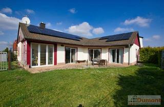 Haus kaufen in 06258 Schkopau, Schkopau / Knapendorf - Bungalow mit sonnigem Grundstück und nachhaltiger Energieversorgung in Knapendorf.