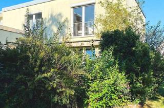 Wohnung kaufen in 90768 Fürth, Fürth - KLASSE ! Große Wohnung - ein Haus am Haus - mit EGOGKG in Fürth-Dambach - 2019 aufwändig teilsaniert !