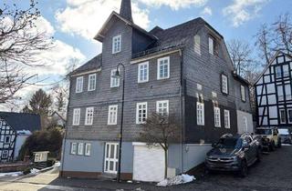 Mehrfamilienhaus kaufen in 57319 Bad Berleburg, Bad Berleburg - Fünf Parteien: Vermietetes Mehrfamilienhaus in Bad Berleburg-Stadt!