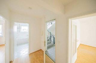 Wohnung kaufen in Waldstrasse 40, 12489 Berlin, Berlin - Mit großer Terrasse - Bezugsfreie 3-Zi-Whg mit EBK inkl. 1 PKW-Stellplatz