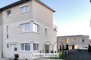 Haus kaufen in 86368 Gersthofen, Gersthofen - Reiheneckhaus, Baujahr 2014, mit drei Stellplätzen und großer Dachterrasse