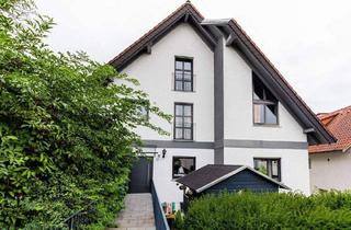 Haus kaufen in 65474 Bischofsheim, Bischofsheim - Großes 2-Familienhaus mit Tageslichtbädern, Terrasse, Balkon, Garage und schönem Garten
