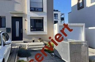 Haus kaufen in 61184 Karben, Karben - Provisionsfrei! Exklusives Reihenendhaus mit Dachterrasse und Sauna