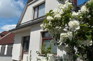 Einfamilienhaus kaufen in 23611 Bad Schwartau, Bad Schwartau - Renoviertes Einfamilienhaus mit Altbaucharme und großem Garten