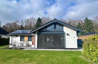 Haus kaufen in 25548 Kellinghusen, Kellinghusen - Hochwertiger Bungalow am Waldrand