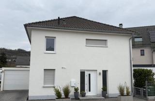 Villa kaufen in 76356 Weingarten, Weingarten (Baden) - Exklusive Massiv-Stadtvilla (KfW 70, Energie A) Provisionsfrei