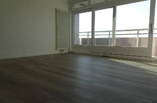 Wohnung kaufen in 22609 Hamburg, Hamburg - Attraktive Wohnung mit Weitblick direkt am EEZ, Provisionsfrei