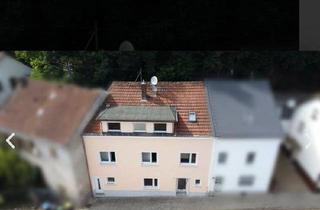 Haus kaufen in 66701 Beckingen, Beckingen - Gepflegtes Zweifamilienhaus mit zwei separaten Wohneinheiten