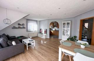 Wohnung kaufen in 38179 Schwülper, Helle, modernisierte Eigentumswohnung mit Balkon und ausgebautem Spitzboden