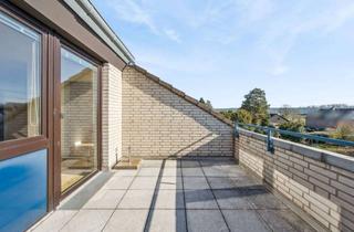 Wohnung kaufen in 40668 Meerbusch, Ruhig gelegen: Helle Dachgeschosswohnung mit Süd-Loggia und Stellplatz!