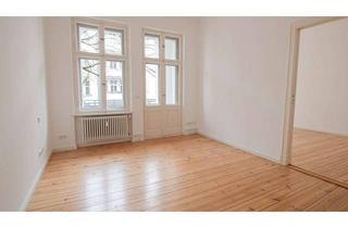 Wohnung kaufen in 12103 Tempelhof, Helle 2-Zimmer-Altbauwohnung mit Dielenboden – sofort verfügbar