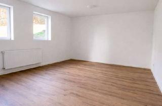 Wohnung mieten in Etschberger Weg 49, 66869 Kusel, Frisch sanierte 2-ZKB mit Einbauküche & großem Flur - Warmmiete inkl. Strom & Heizung