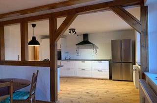 Wohnung mieten in Rosenberg 11, 91622 Rügland, Denkmalgeschützter Hof, herrlicher Ausblick, komplett saniert, 4,Zimmer-Wohnung im 1. OG in Rügland