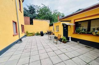 Wohnung mieten in 68199 Neckarau, **Charmante Altbauwohnung – kernsaniert mit neuer Einbauküche & hohen Decken**