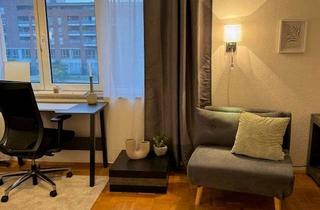 WG-Zimmer mieten in 50968 Bayenthal, Zimmer mit eigenem Duschbad & Terrasse.. Voll möbliert. Wohnung 140 m², Küche & WZ gemeinschaftlich