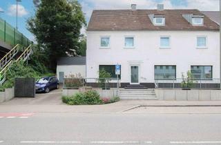 Haus kaufen in 85276 Pfaffenhofen, Eigennutzer oder Investor? Dieses Objekt kann beides !Renoviertes Wohn-und Geschäftshaus in Top Lage