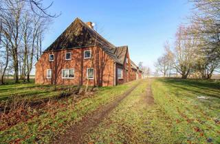 Bauernhaus kaufen in 25813 Simonsberg, Renovierungsbedürftiges Bauernhaus mit Nordsee-Blick in Holzständerbauweise - 6WE möglich