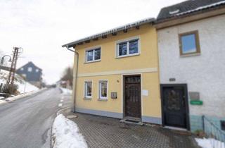 Einfamilienhaus kaufen in 96528 Schalkau, Charmantes Einfamilienhaus mit großem Garten und Potential in Schalkau!