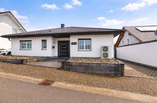 Haus kaufen in 67742 Lauterecken, Zuhauseglück mit Ausblick – Moderner Bungalow mit großer Terrasse in Lauterecken