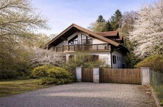 Einfamilienhaus kaufen in 82327 Tutzing, Attraktives Zweifamilienhaus in ruhiger Lage in Tutzing-Kampberg