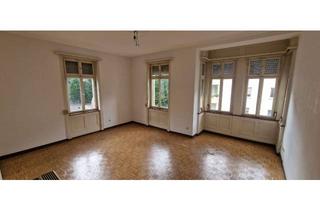 Wohnung kaufen in 73728 Esslingen, Leerstehende Altbauwohnung, helle 4-Zi.-Wohnung, zentrale Lage, Denkmalschutz