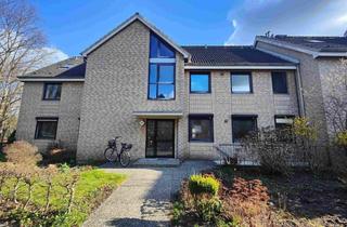 Wohnung kaufen in 25337 Elmshorn, Renovierte, vermietete 2-Zimmer-Erdgeschosswohnung mit Gartenanteil und Garage in Elmshorn